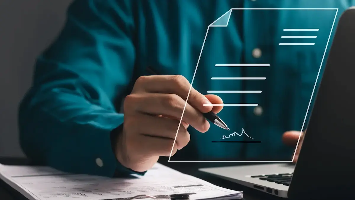 Person signing a construction contract with a no-lien clause in Illinois